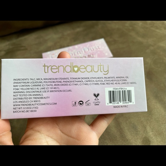 NIB New TREND BEAUTY Unicorn Dust Highlighter Palette Makeup - Picture 4 of 5